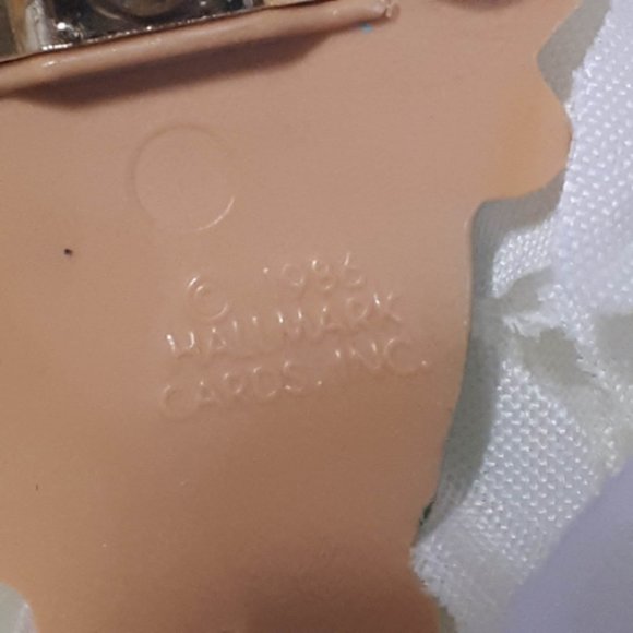 Hallmark Saint Patrick's Day Bear Pin Vintage 1986 - Picture 3 of 3